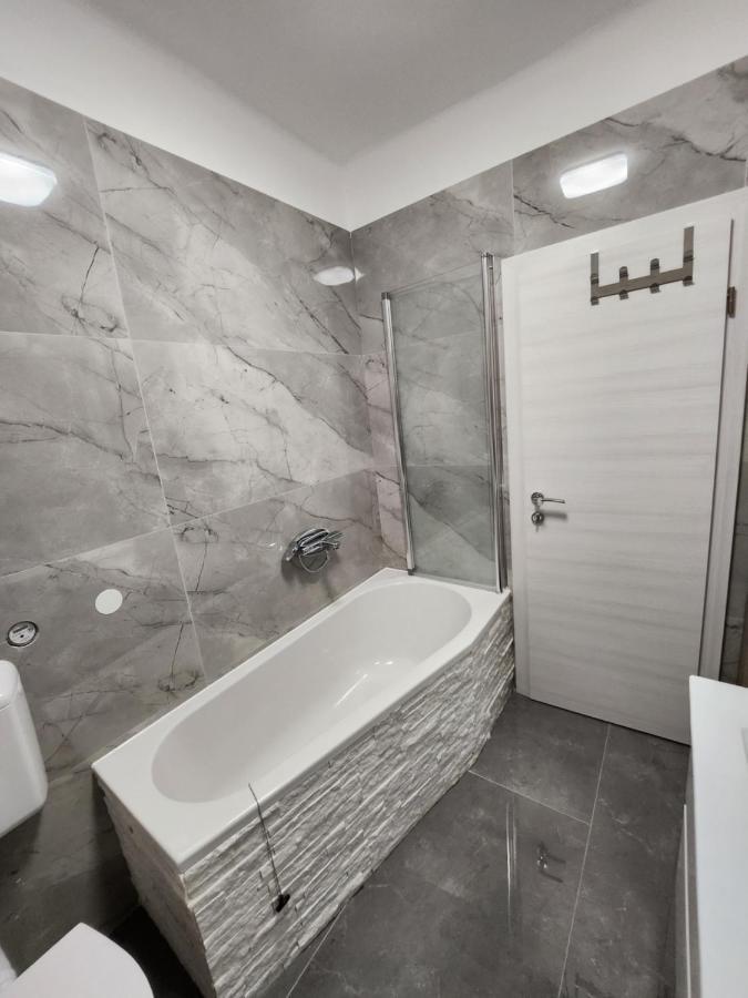 Airport Split Apartment Kastel Stafilic Exterior photo