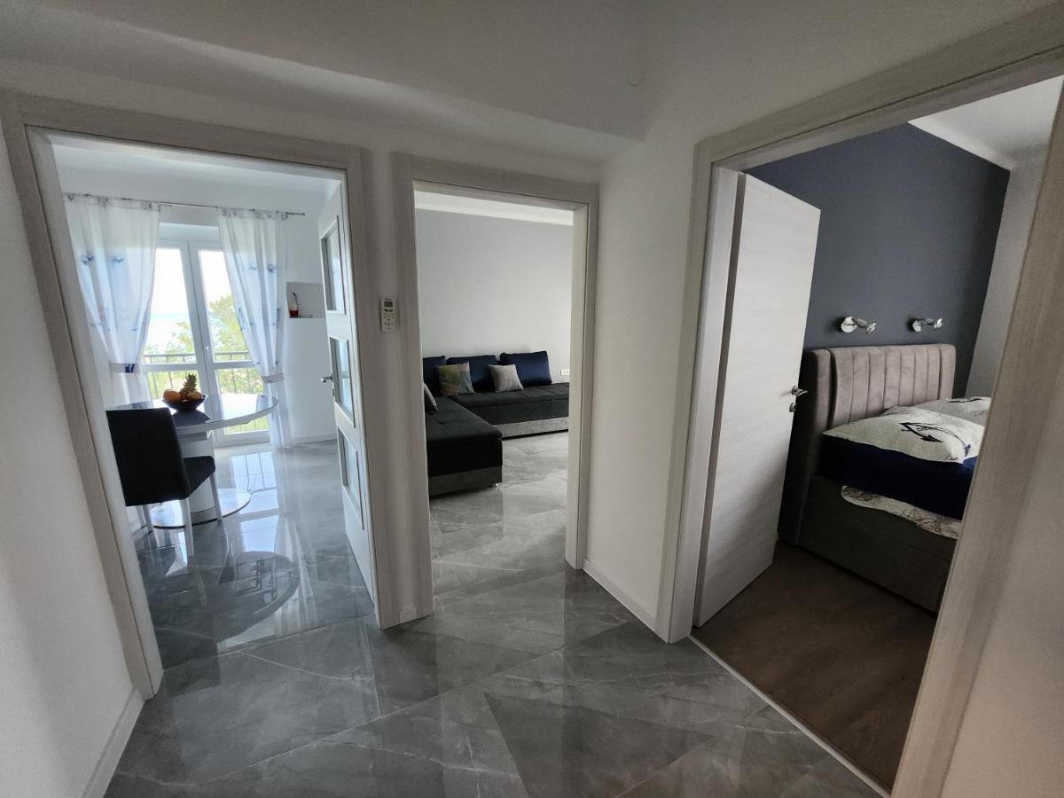 Airport Split Apartment Kastel Stafilic Exterior photo