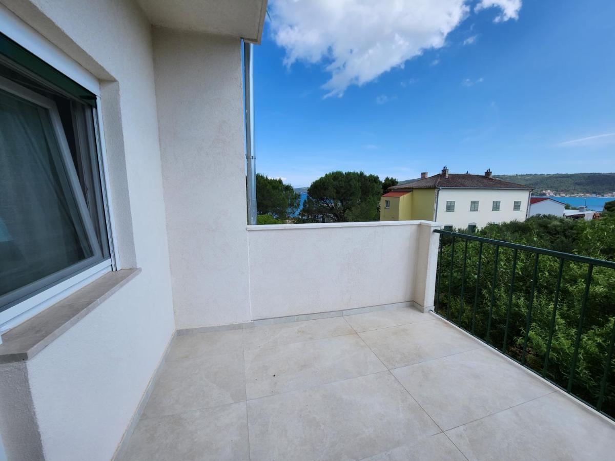 Airport Split Apartment Kastel Stafilic Exterior photo